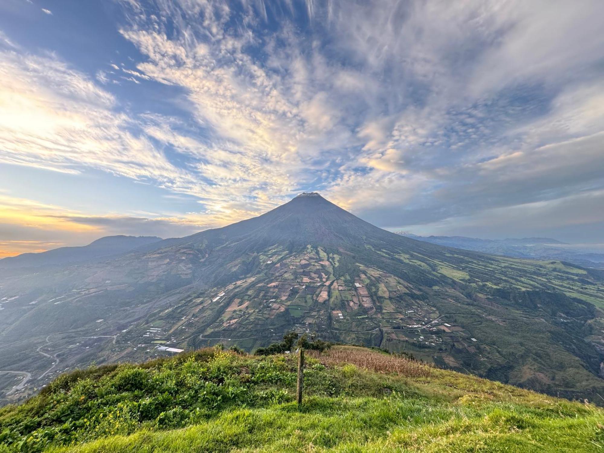 High-End Holiday Cabin - Tungurahua Hot Springs Баньос Экстерьер фото